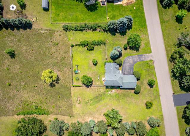 Property at 14270 Jonquil Ln N, Dayton, MN 55327, 4 beds, 3 baths