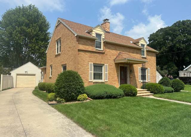Property at 240 South St, Owatonna, MN 55060, 3 beds, 2 baths