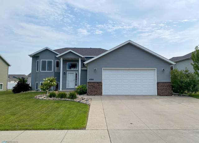 Property at 4742 47th Ave S, Fargo, ND 58104, 4 beds, 3 baths
