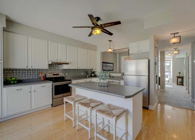 Property at 377 Colborne St, Saint Paul, MN 55102, 3 beds, 3 baths