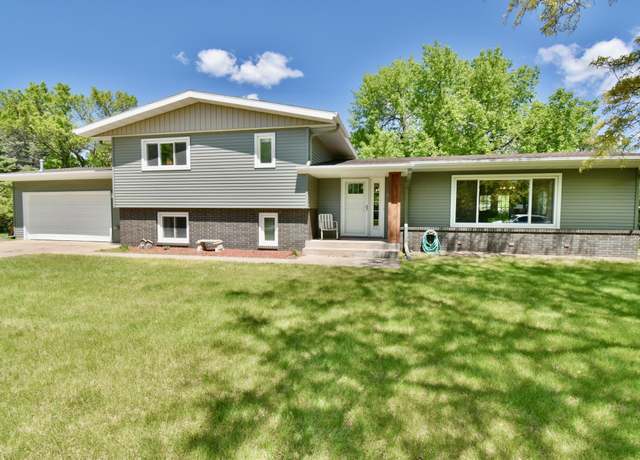 Property at 5851 Fairway Ln, Saint Cloud, MN 56303, 5 beds, 3 baths