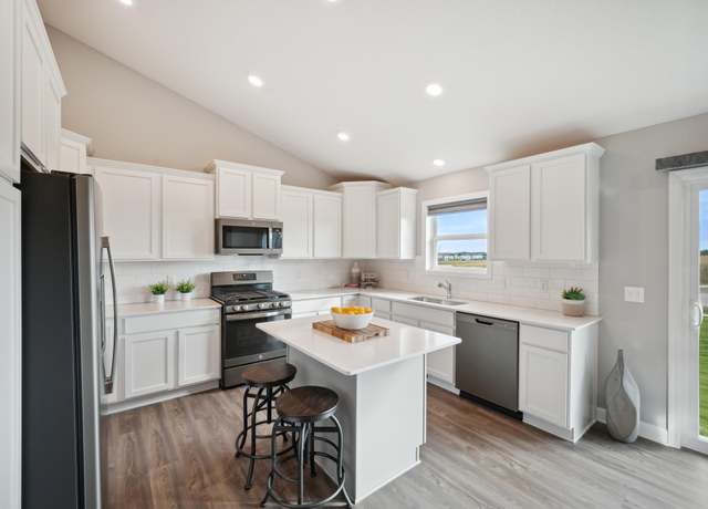 Property at 10828 Hemingway Ave S, Cottage Grove, MN 55016, 4 beds, 3 baths