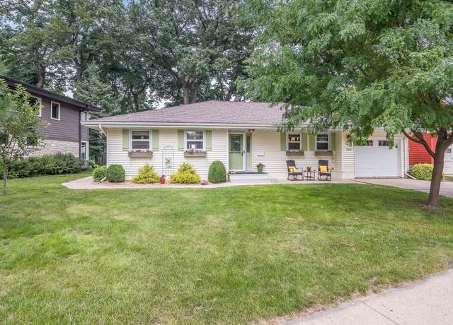 Property at 100 Lake Park Pl, Fairmont, MN 56031, 2 beds, 1 bath