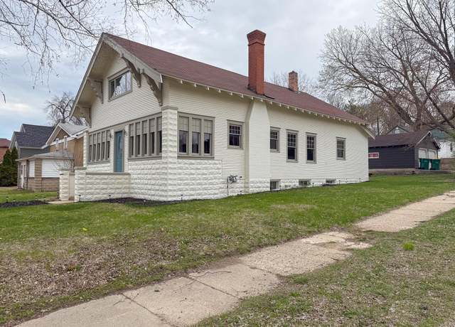 Property at 329 S 2nd St, Le Sueur, MN 56058, 4 beds, 2 baths