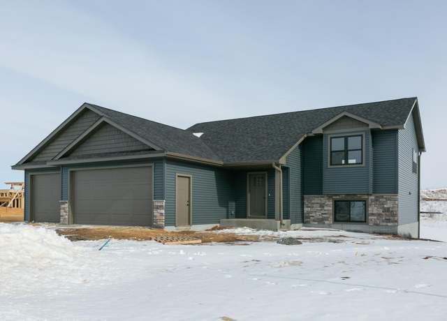 Property at 555 Gopher Ct, New Richmond, WI 54017, 2 beds, 2 baths