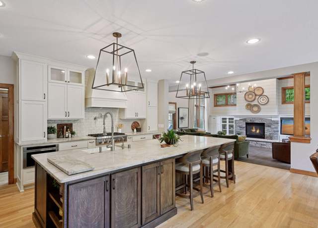Property at 9035 Wildwood Cir, Shakopee, MN 55379, 5 beds, 4 baths