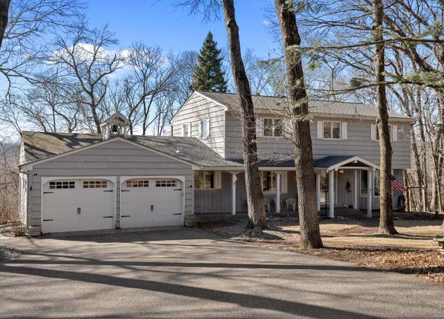 Property at 989 Priester Ln, Hudson, WI 54016, 4 beds, 3 baths
