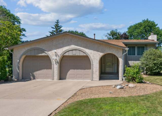 Property at 2419 Galtier St, Roseville, MN 55113, 4 beds, 2 baths