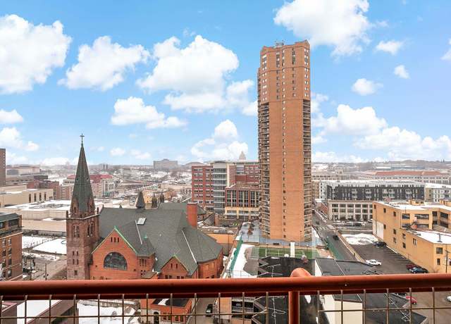 Property at 66 9th St E #1912, Saint Paul, MN 55101, 1 bed, 1 bath