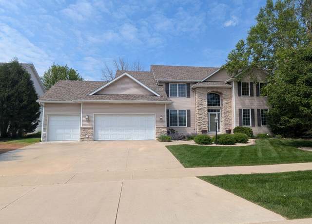 Property at 2883 Oakview Dr NE, Rochester, MN 55906, 5 beds, 4 baths