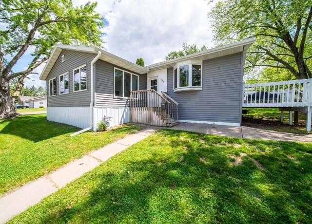 Property at 306 Hiawatha Dr E, Wabasha, MN 55981, 3 beds, 1 bath
