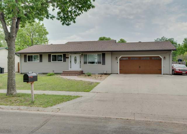 Property at 2910 Madison Ave N, Fargo, ND 58102, 5 beds, 2 baths