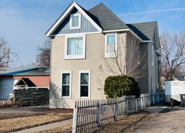Property at 253 Richmond St, Saint Paul, MN 55102, 3 beds, 2 baths