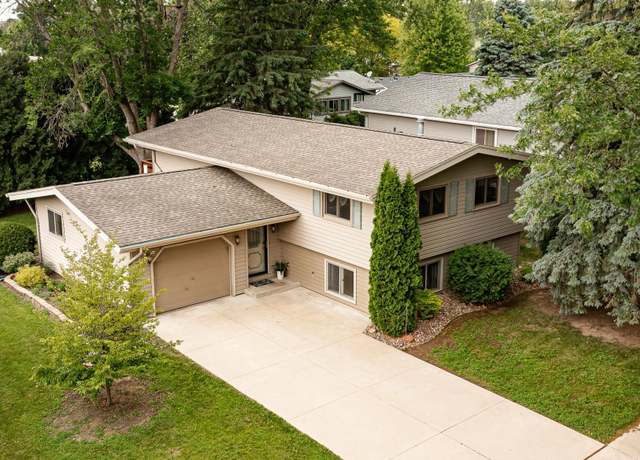 Property at 2407 27th Ave NW, Rochester, MN 55901, 3 beds, 2 baths