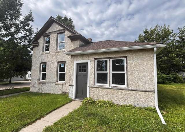 Property at 101 N Cedar St, Chaska, MN 55318, 2 beds, 1 bath