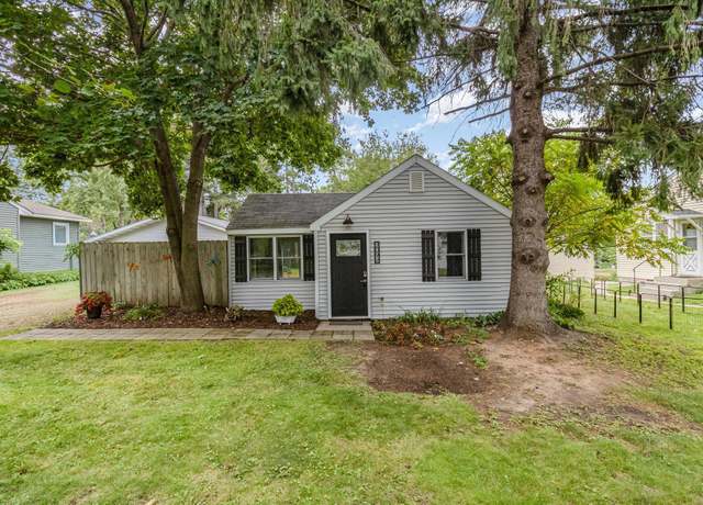 Property at 2092 Shryer Ave E, North Saint Paul, MN 55109, 1 bed, 1 bath
