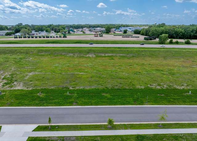 Property at 2014 Saba Blvd, Mankato, MN 56001