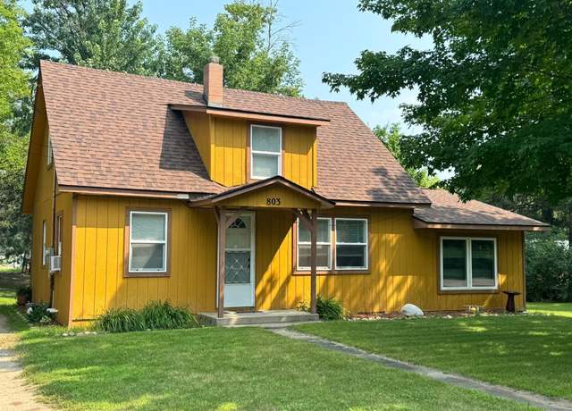 Property at 803 Pine St, Park Rapids, MN 56470, 3 beds, 1 bath