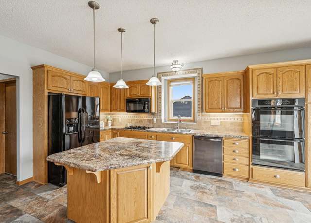 Property at 816 Abbey Rd, Northfield, MN 55057, 5 beds, 3 baths