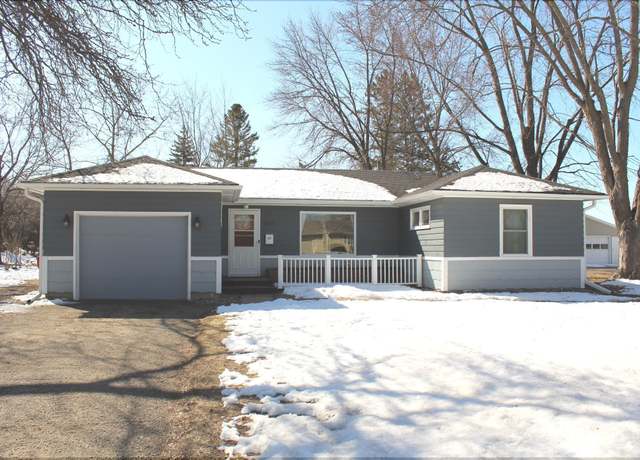 Property at 816 Westwood Dr, Alexandria, MN 56308, 3 beds, 2 baths