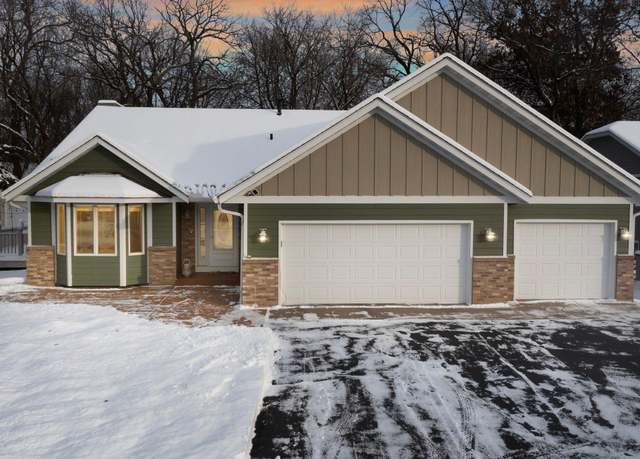 Property at 1642 Currie St N, Maplewood, MN 55119, 3 beds, 2 baths