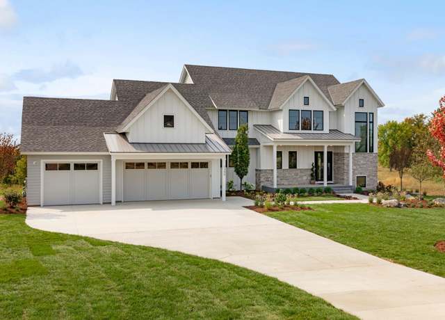 Property at 305 Old Wildwood Rd, Mahtomedi, MN 55115, 5 beds, 5 baths