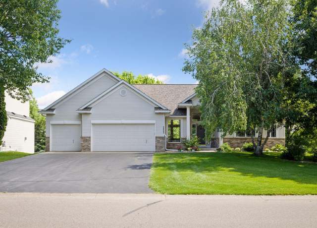 Property at 2823 White Eagle Dr, Woodbury, MN 55129, 4 beds, 3 baths