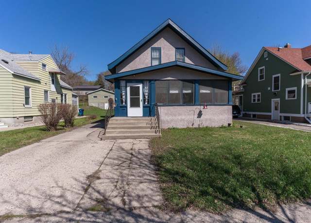 Property at 312 N Vine St, Fergus Falls, MN 56537, 4 beds, 2 baths