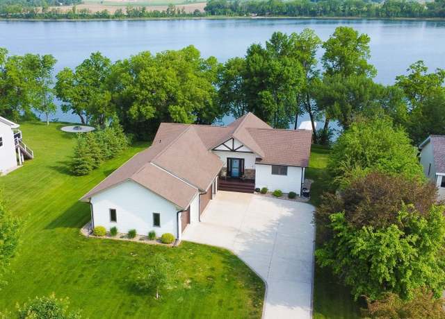 Property at 40497 Aerovilla Rd, Perham, MN 56573, 3 beds, 2 baths