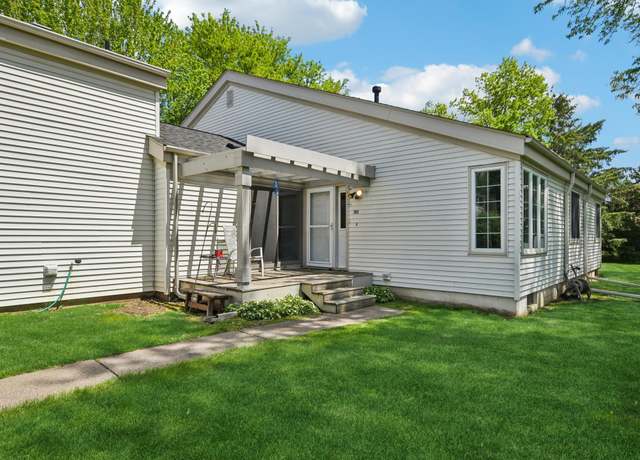Property at 383 Elan Ct, Woodbury, MN 55125, 2 beds, 2 baths