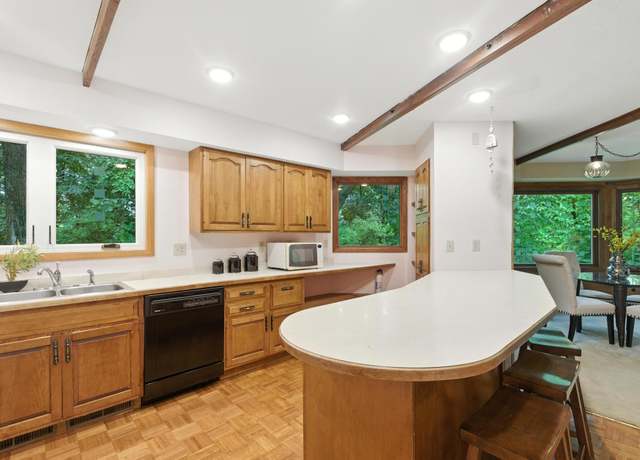 Property at 6460 Lamar Ave S, Cottage Grove, MN 55016, 5 beds, 3 baths