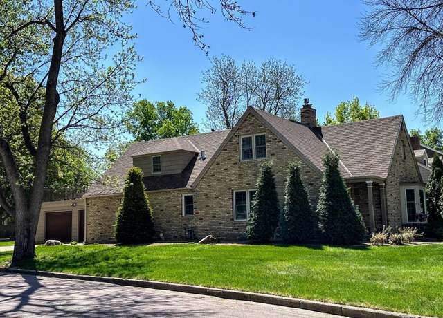 Property at 605 5th Ave SW, Faribault, MN 55021, 4 beds, 3 baths