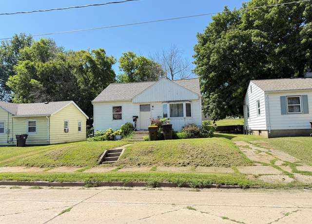 Property at 423 N Dewey St, Fairmont, MN 56031, 2 beds, 1 bath