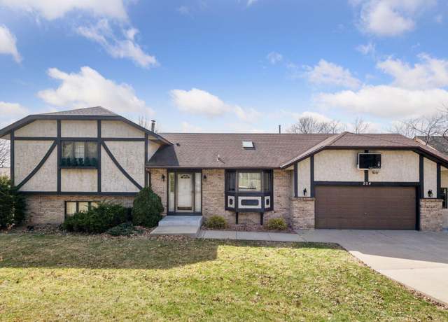 Property at 204 Sunset Blvd, Waconia, MN 55387, 4 beds, 2 baths
