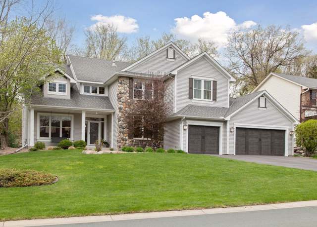 Property at 4633 Stonecliffe Dr, Eagan, MN 55122, 5 beds, 4 baths