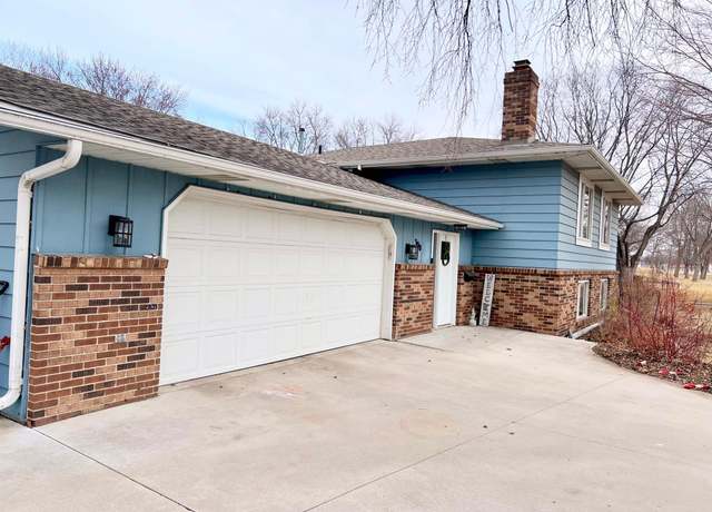 Property at 300 N Shore Dr, Detroit Lakes, MN 56501, 5 beds, 3 baths