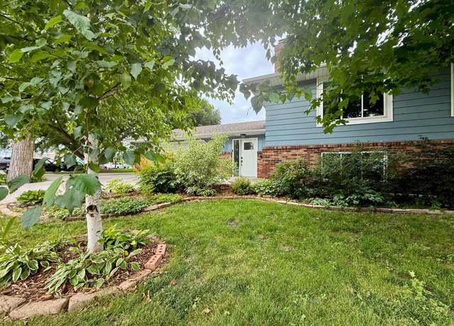 Property at 300 N Shore Dr, Detroit Lakes, MN 56501, 5 beds, 3 baths