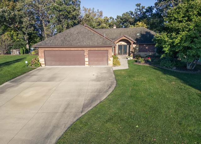 Property at 1516 Bay Oaks Dr, Albert Lea, MN 56007, 3 beds, 4 baths