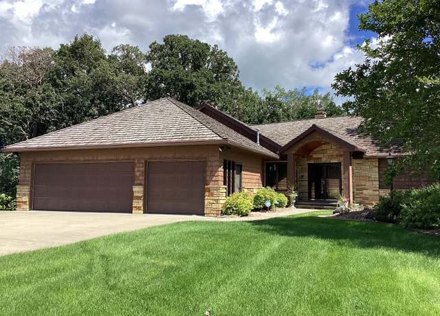 Property at 1516 Bay Oaks Dr, Albert Lea, MN 56007, 3 beds, 4 baths