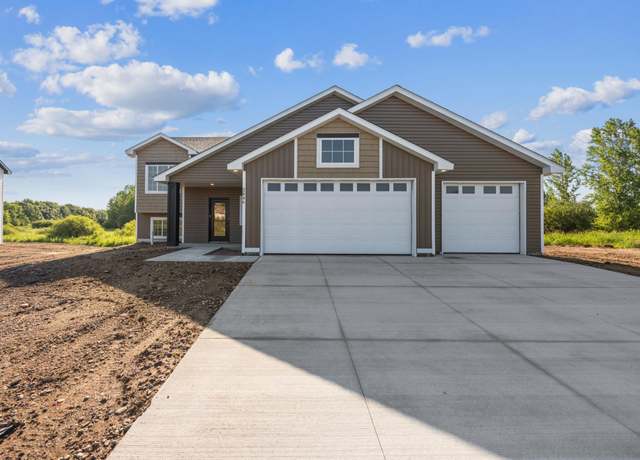 Property at 2886 29th St NE, Sauk Rapids, MN 56379, 3 beds, 2 baths