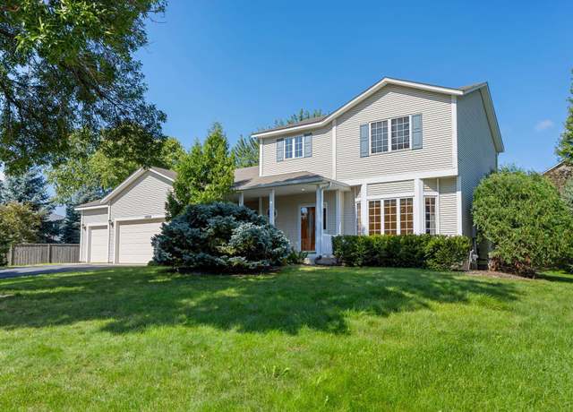 Property at 16824 Interlachen Blvd, Lakeville, MN 55044, 4 beds, 3 baths