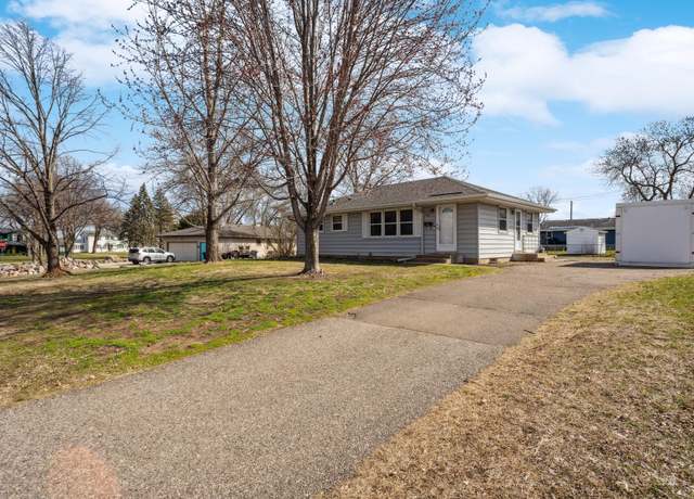 Property at 619 Jefferson St S, Shakopee, MN 55379, 3 beds, 2 baths