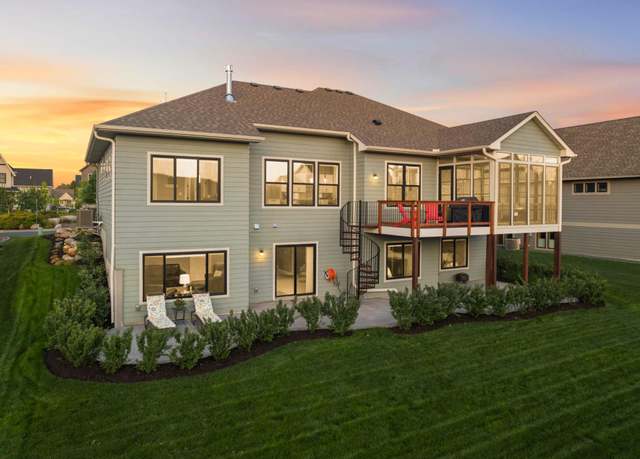 Property at 4152 Hummingbird Ct N, Lake Elmo, MN 55042, 4 beds, 3 baths