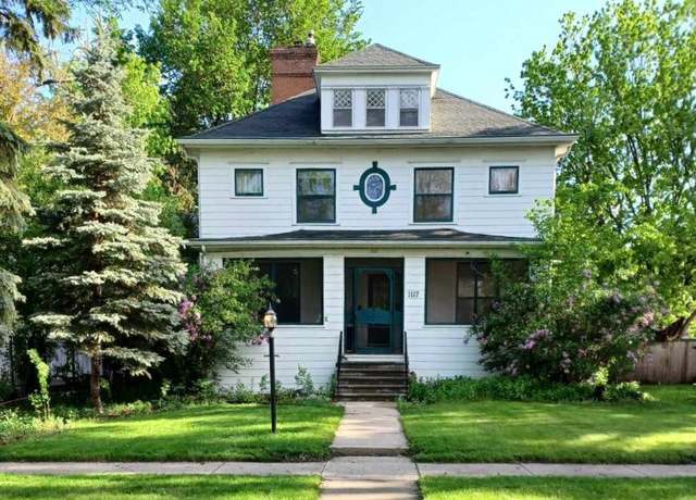 Property at 1117 3rd Ave S, Fargo, ND 58103, 5 beds, 3 baths