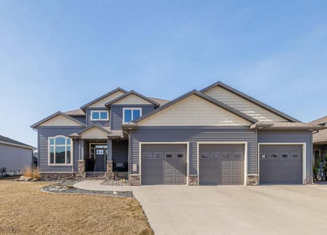 Property at 639 47th Ave W, West Fargo, ND 58078, 5 beds, 5 baths