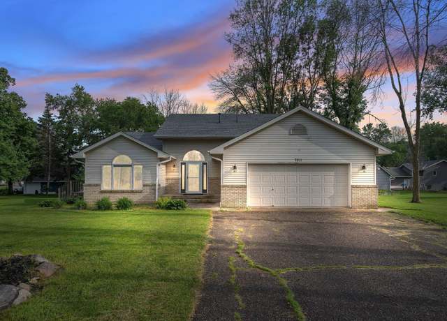 Property at 7811 209th St N, Forest Lake, MN 55025, 4 beds, 3 baths