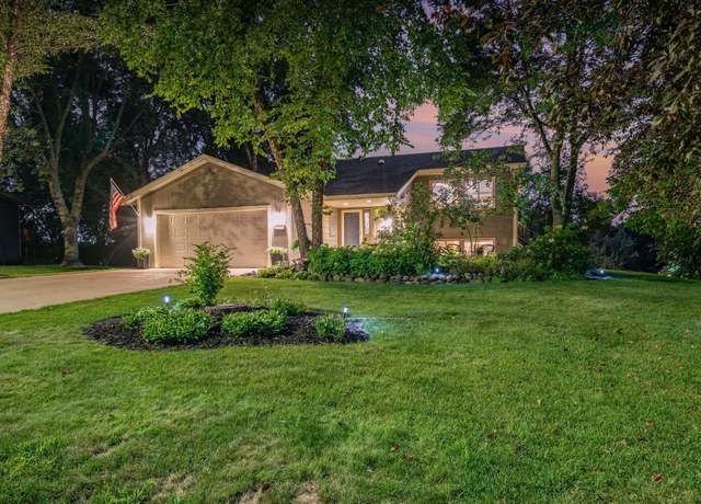 Property at 4215 Heritage Dr, Vadnais Heights, MN 55127, 4 beds, 2 baths