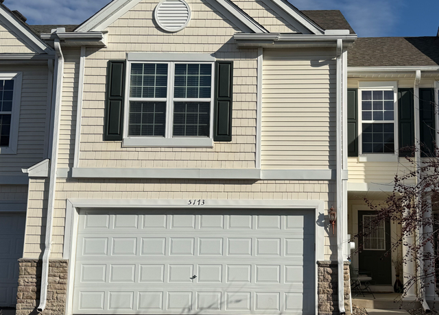 Property at 5173 Farnham Dr N, Hugo, MN 55038, 3 beds, 2 baths