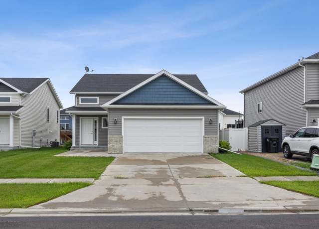 Property at 7368 18th St S, Fargo, ND 58104, 4 beds, 3 baths