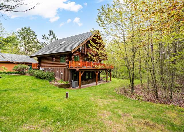 Property at 1209 S Oak St, Cloquet, MN 55720, 3 beds, 2 baths